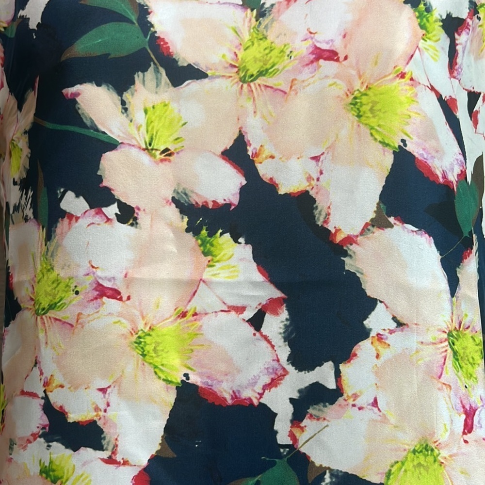 J. Crew Sleeveless Top in cove floral.
Size 2P - Picture 5 of 10